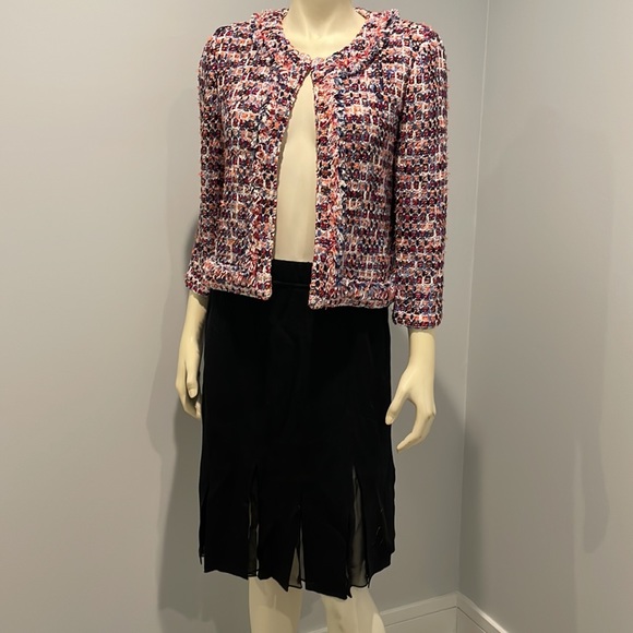 St. John knit blazer and skirt wool elegant - Picture 2 of 11